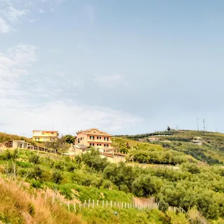 3 Bedroom Beautiful In Casa vacanze