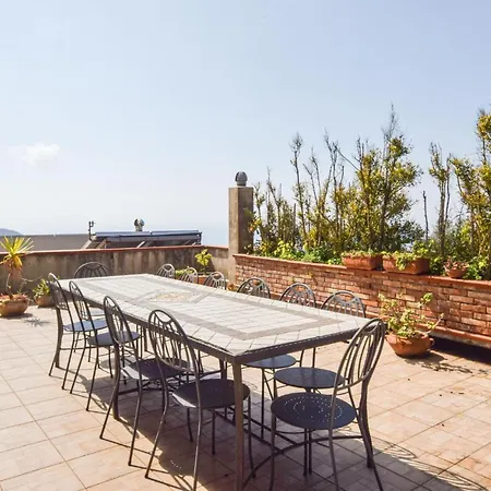 Casa vacanze 3 Bedroom Beautiful In Bonifati